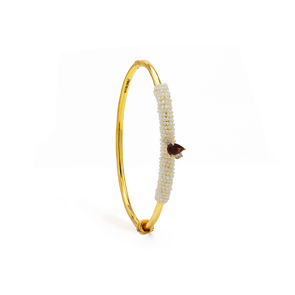 سوار ملكة المجرات السكني مع اللؤلؤ