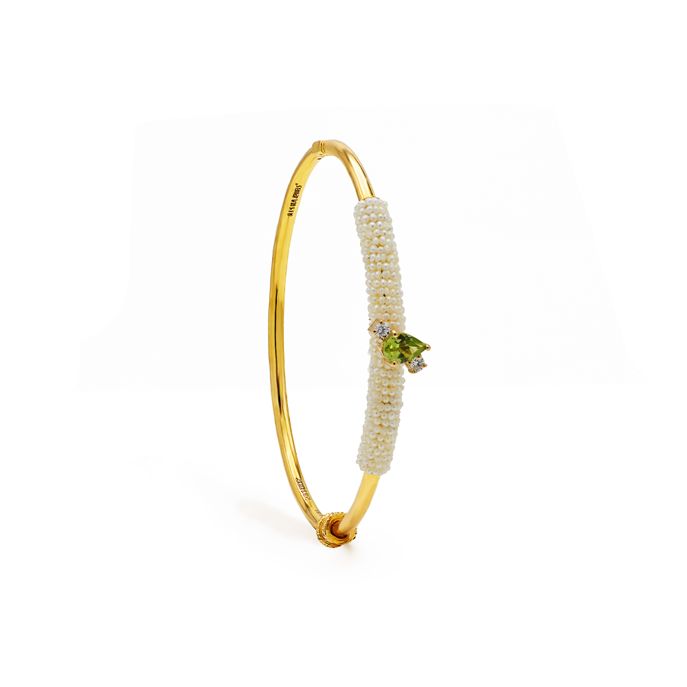 سوار ملكة المجرات السكني مع اللؤلؤ